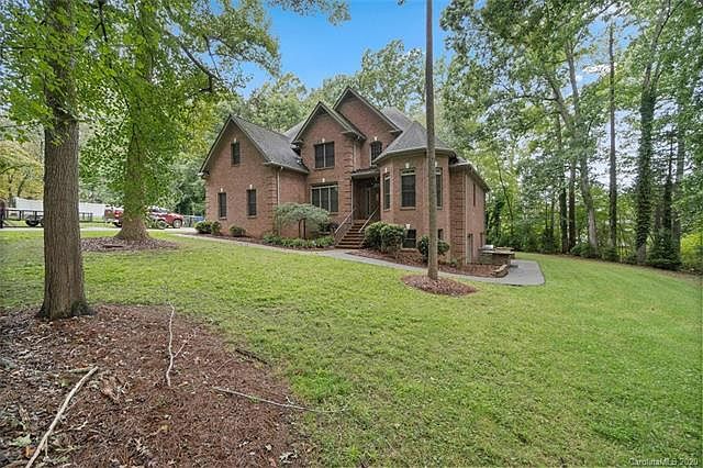1st image of 124 Blake Ln
