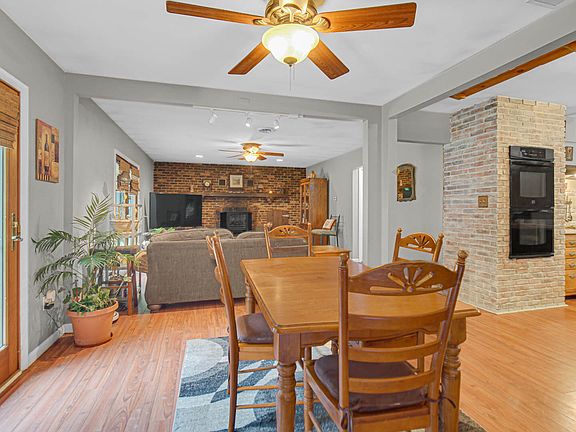 4th image of 495 Meadowwood Dr