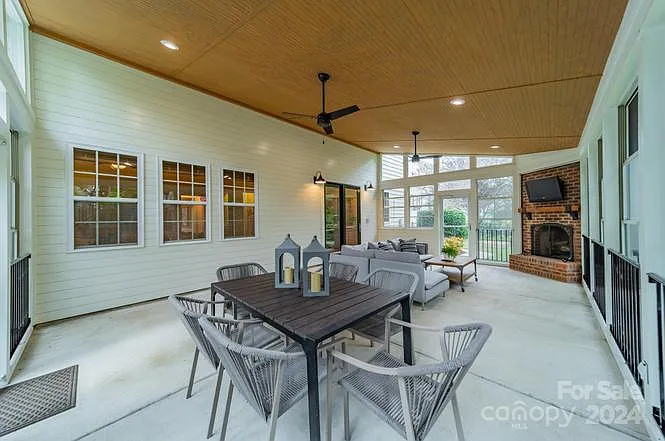 424 Ranelagh Dr — Photo 26