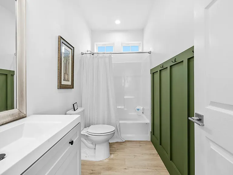 4320 Catherine St — Photo 27