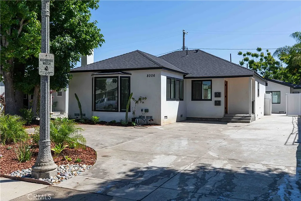 4 bed, 2.5 bath, 1800 sqft, $6,500 — Photo 3
