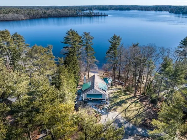 40 S Main St, Carver, MA 02330