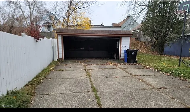 2 bed, 3061 sqft, $1,075 — Photo 2