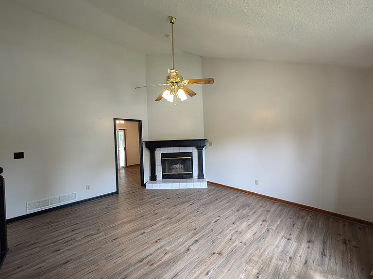 1123 S 14th St — Photo 3