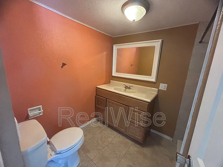 1296 NW Keasey St — Photo 11