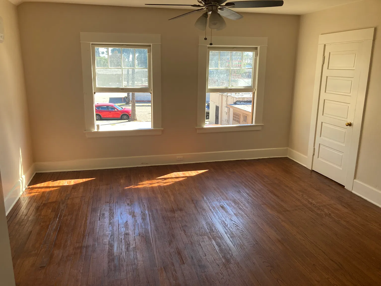 2 bed, 800 sqft, $2,250 — Photo 1
