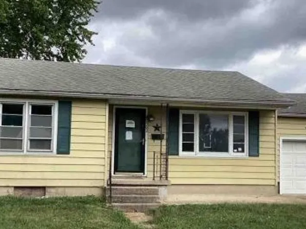 502 E Adams Ave, Casey, IL 62420