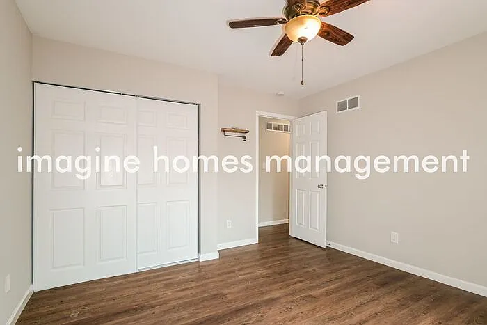 302 Clara St — Photo 8