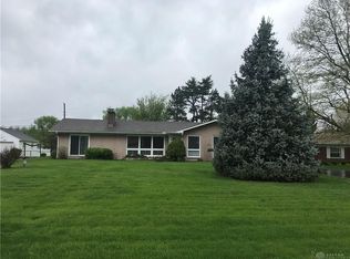 374 Country Club Dr, Xenia, OH 45385