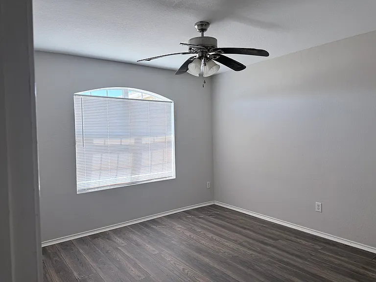 5108 Bridle Dr — Photo 12