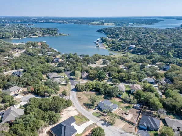 1516 S Chisholm Trl, Granbury, TX 76048