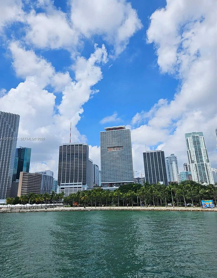 50 Biscayne Condo — Photo 2