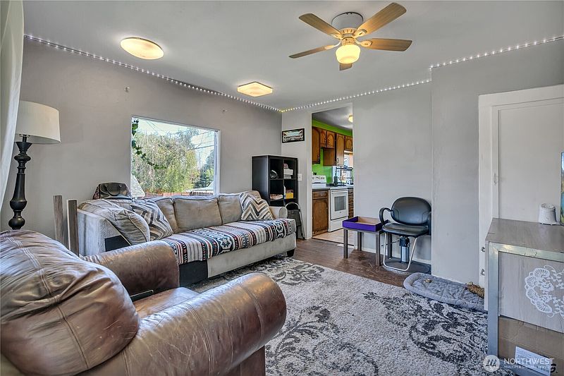 2nd image of 5015 S Thompson Avenue