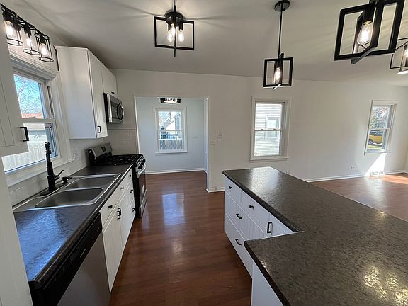4th image of 3622 178th St