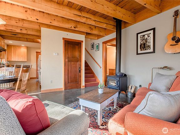 3rd image of 2516 Mill Avenue