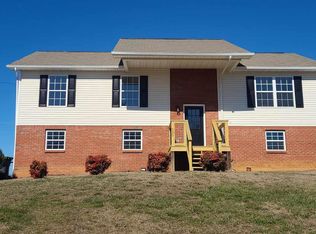 530 Joshua Dr, Dandridge, TN 37725