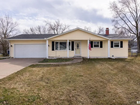 1003 W 51st St, Davenport, IA 52806