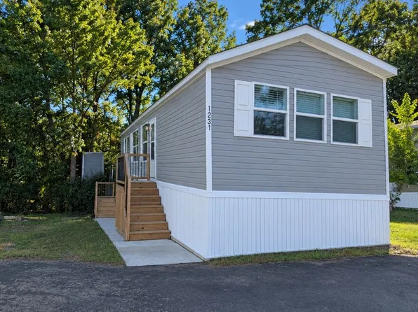 1221 Sherman Blvd W #133, Jackson, MI 49201