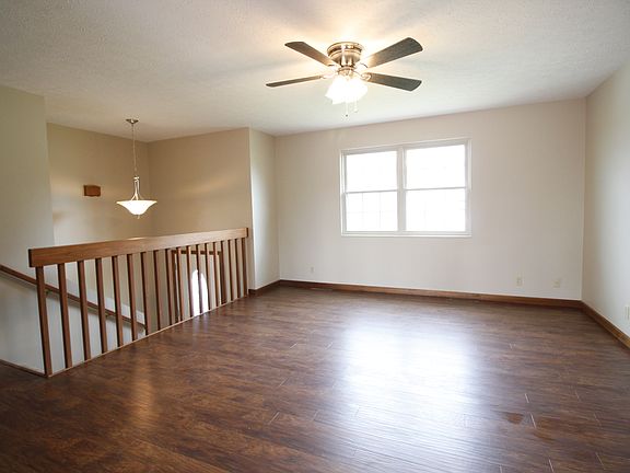 3rd image of 3014 City View Dr
