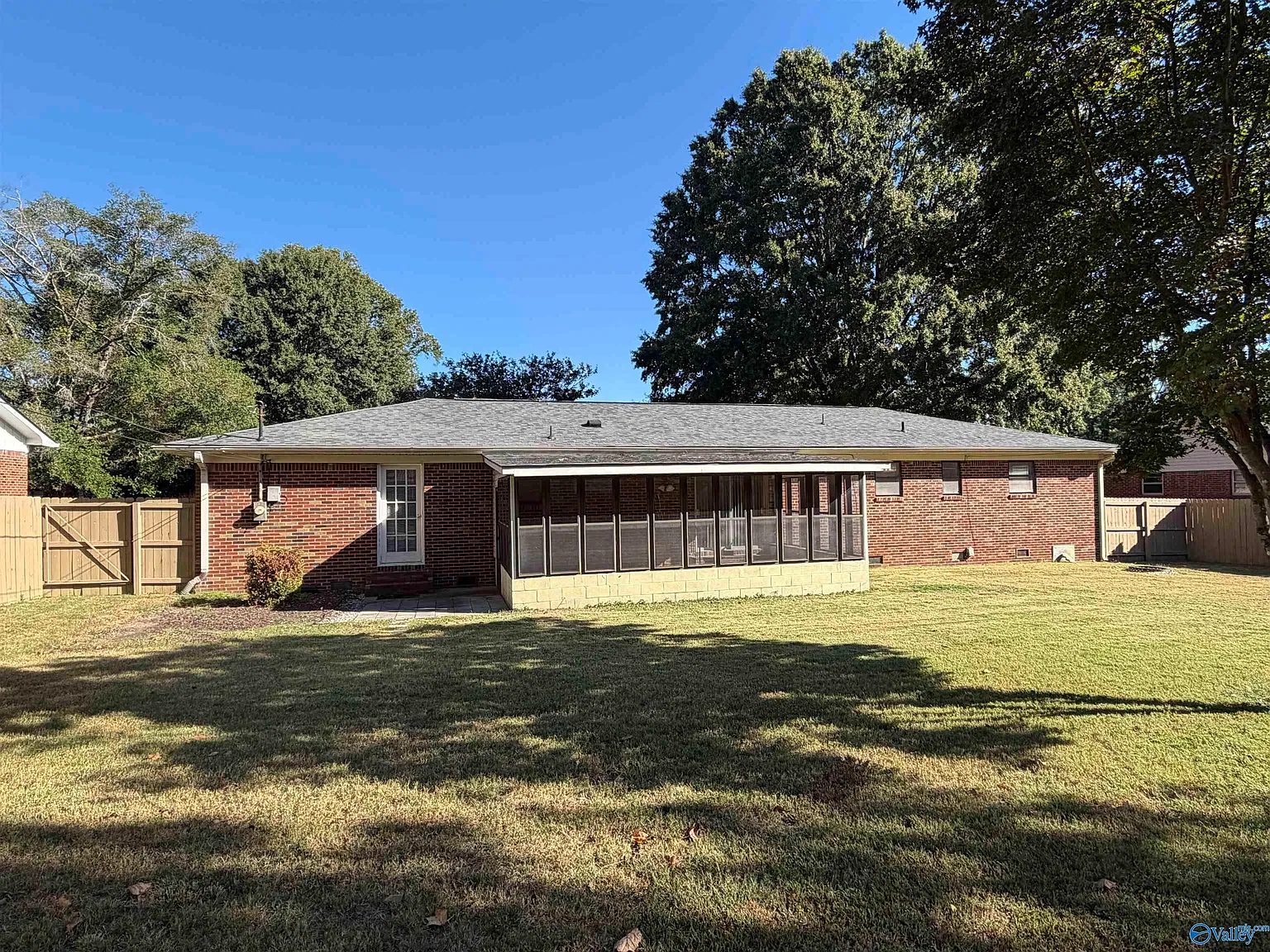 3 bed, 2.0 bath, 1628 sqft, $1,400 — Photo 3