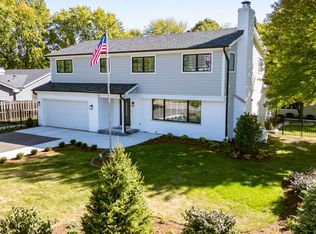 924 Fargo Blvd, Geneva, IL 60134