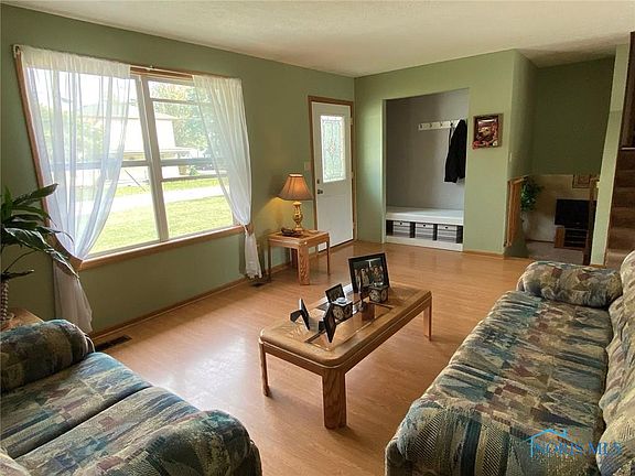 5th image of 211 Margaret Ave