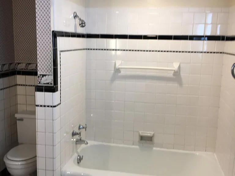 132 Lafayette Ave NE #2 — Photo 8
