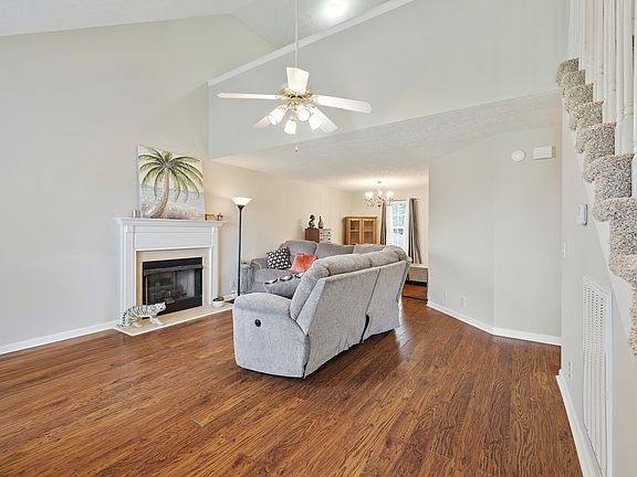 3rd image of 1021 Chateau Valley Ct