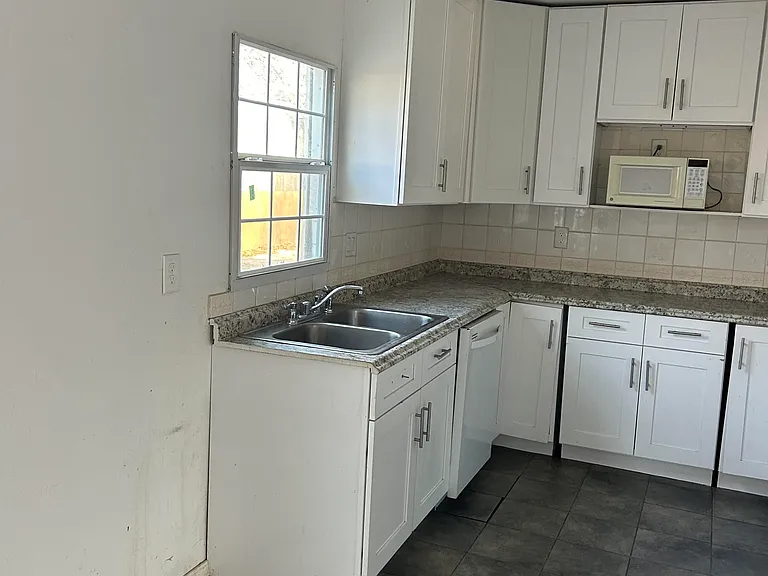 419 Ada St #1 — Photo 15