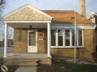 1476 Elm St, Wyandotte, MI 48192