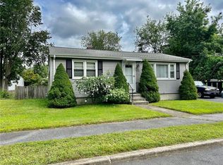 11 Bernice Dr, Cranston, RI 02920