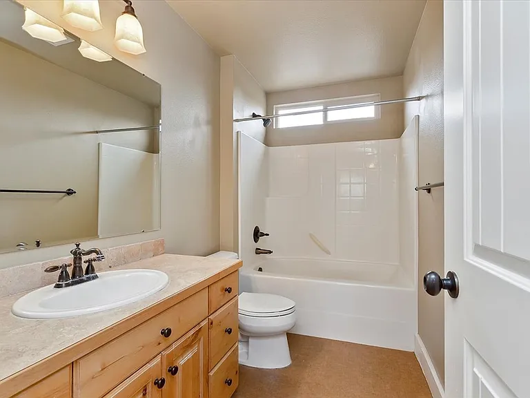 12722 N 9th Ave — Photo 28