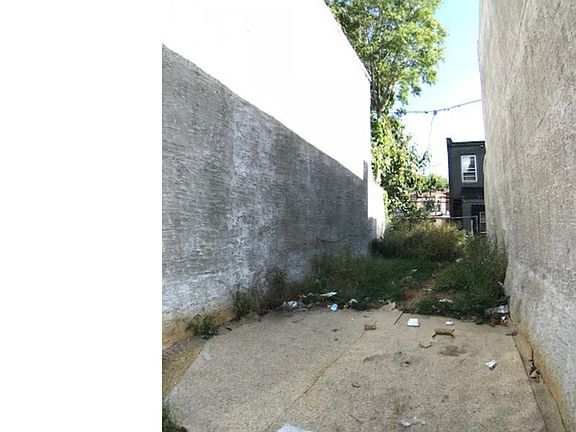 2nd image of 3135 N Darien St