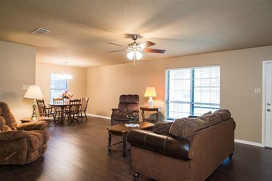 4th image of 302 Brookwood Ln