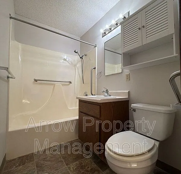 11141 N 137th St #32 — Photo 5