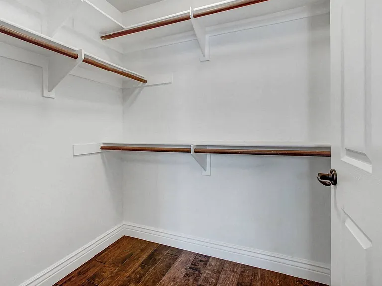 4410 Sepulveda Apartments — Photo 75