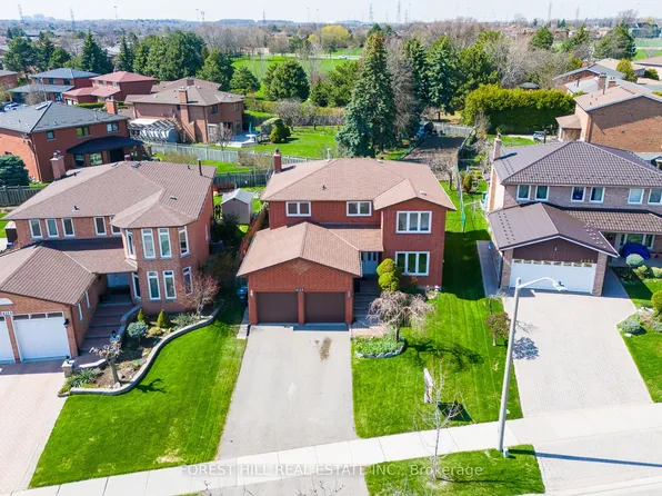 4129 Molly Ave, Mississauga, ON L4Z 1E3