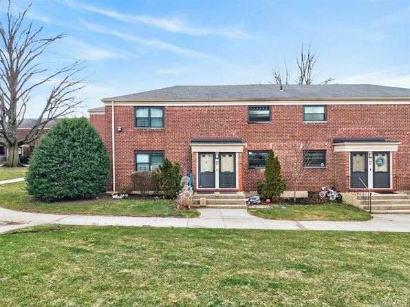 21910 75th Avenue #256B2, Oakland Gardens, NY 11364