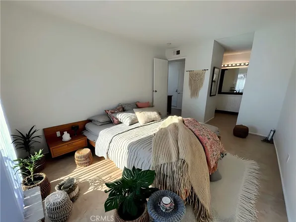 51049 Eisenhower Dr, La Quinta, CA