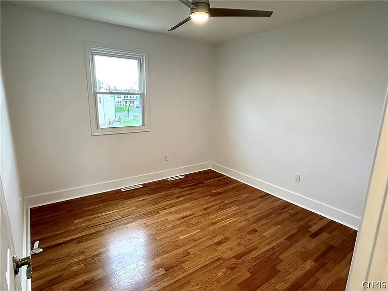 8662 Bayview Dr — Photo 18