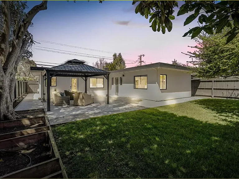 1368 Sevier Ave — Photo 25