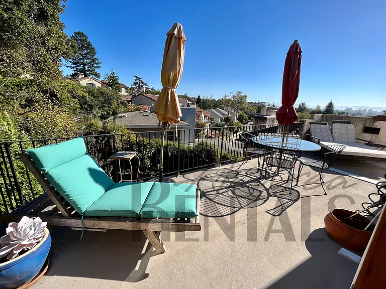 111 El Camino Real — Photo 61