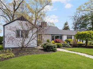 120 Bretton Woods Dr, Cranston, RI 02920