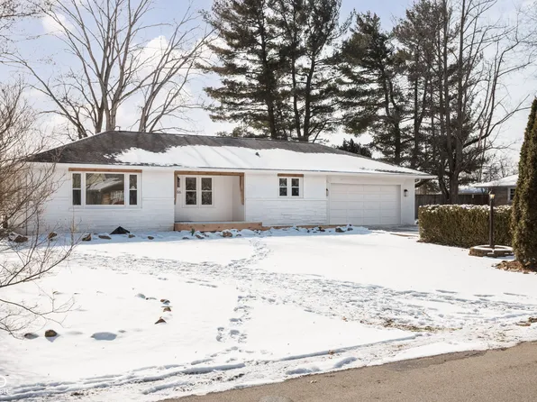 5686 Henderson Dr, Brownsburg, IN 46112