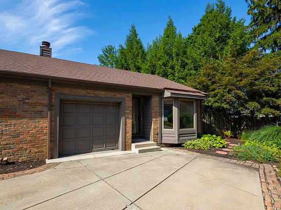 4th image of 5377 Bennington Hill Dr