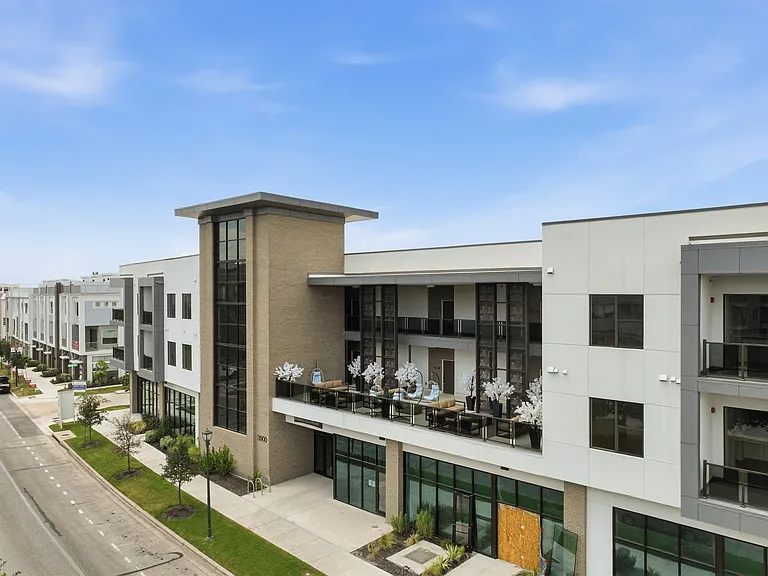 3900 Berkman Dr #208 — Photo 22