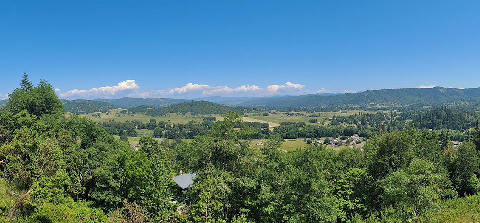 1st image of Black Oak Dr