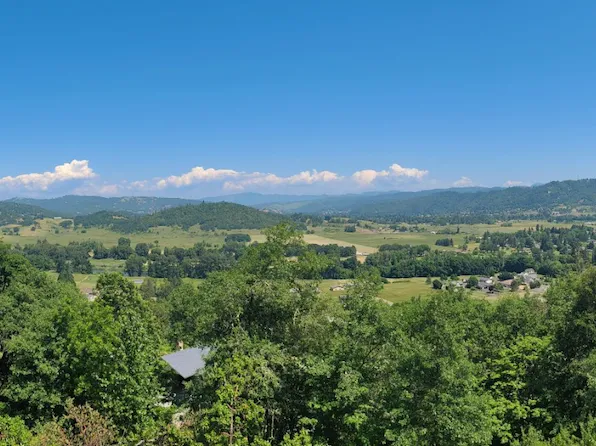 Black Oak Dr, Roseburg, OR 97471