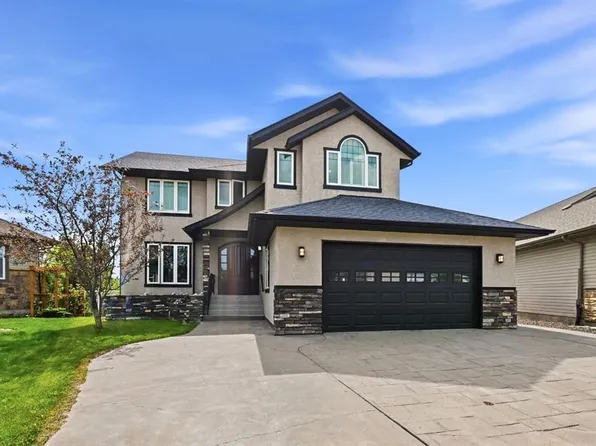 74 NE Oaklands Cres, Red Deer, AB T4P 0C4