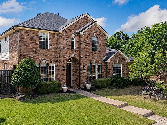 2nd image of 3014 Bluewood Dr